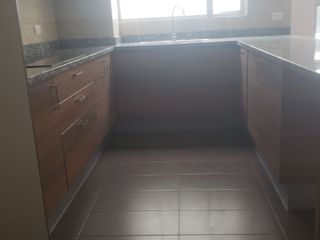 Sector González Suárez y Coruña. Se renta lindo departamento 2 dormitorios