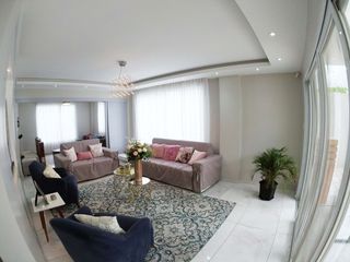 Foto 5 de C104 - Venta Casa en Bellavista 5 dormitorios moderna - Norte Guayaquil