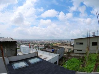Foto 16 de C104 - Venta Casa en Bellavista 5 dormitorios moderna - Norte Guayaquil
