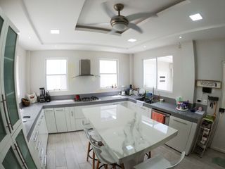 Foto 8 de C104 - Venta Casa en Bellavista 5 dormitorios moderna - Norte Guayaquil