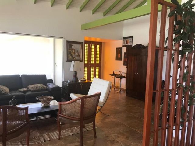 $1198 MILLONES CASA CAMPESTRE INDEPENDIENTE NO ES CONJUNTO CAJICA 1 PISO 250 METROS LOTE DE 800 METROS 3 HABITACIONES . NO PERMUTAS 321509----
