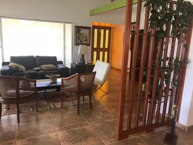 $1198 MILLONES CASA CAMPESTRE INDEPENDIENTE NO ES CONJUNTO CAJICA 1 PISO 250 METROS LOTE DE 800 METROS 3 HABITACIONES . NO PERMUTAS 321509----