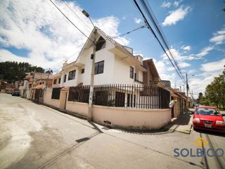 Casa de venta en Monay esquinera Cuenca