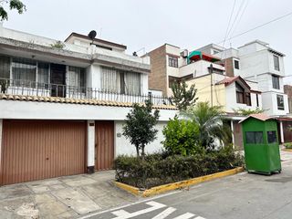 Casa de dos pisos en la Urb. Matellini en el Distrito Chorrillos