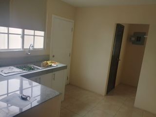 Foto 9 de SE ALQUILA CASA EN CASALAGUNA - AV. LEON FEBRESCORDERO
