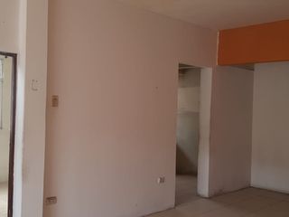 Foto 11 de Venta de casa esquinera en Mirtos 902 e Higueras en Urdesa Guayaquil, importante corredor comercial.