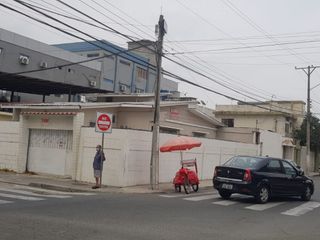 Foto 7 de Venta de casa esquinera en Mirtos 902 e Higueras en Urdesa Guayaquil, importante corredor comercial.