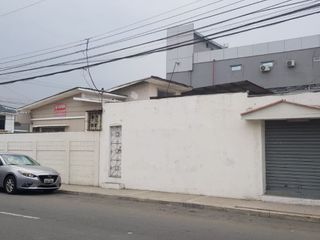 Foto 5 de Venta de casa esquinera en Mirtos 902 e Higueras en Urdesa Guayaquil, importante corredor comercial.