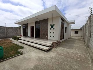 Foto 1 de casa de venta en Manta sector villa marina