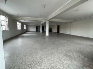 Foto 2 de ALQUILER DE LOCAL 160 M2 EN TOMAS VALLE, SAN MARTIN DE PORRES.