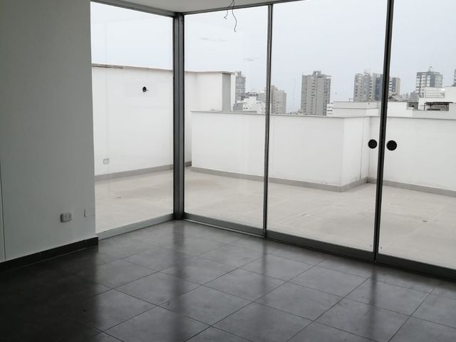 Se Vende Triplex en 6°piso - Miraflores