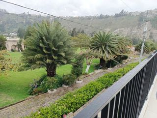 CASA EN VENTA EN EXCLUSIVO CONDOMINIO EN AMBATO