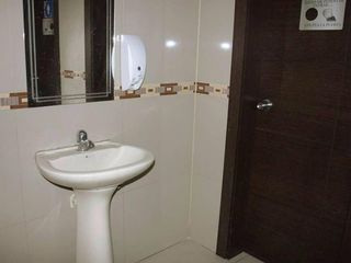 VENTA EDFICIO 7 PISOS SECTOR QUICENTRO