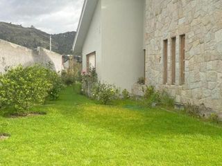Foto 21 de Flamante villa en venta de una planta Urb. Privada Challuabamba con 1.260m2T