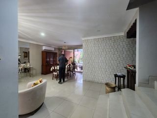 Foto 4 de Ciudad Colon, Venta de linda casa 4 Dormitorios con Piscina