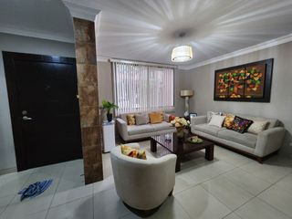 Foto 5 de Ciudad Colon, Venta de linda casa 4 Dormitorios con Piscina
