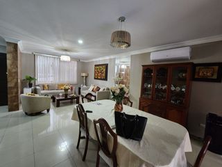 Foto 1 de Ciudad Colon, Venta de linda casa 4 Dormitorios con Piscina