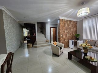 Foto 3 de Ciudad Colon, Venta de linda casa 4 Dormitorios con Piscina