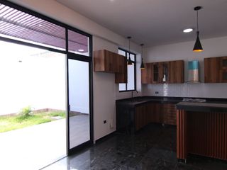 Foto 8 de LINDA CASA DE DOS PISOS CON AZOTEA EN VENTA - URB. BOULEVARD PARK PLAZA -CASTILLA-PIURA