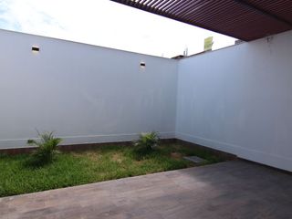 Foto 9 de LINDA CASA DE DOS PISOS CON AZOTEA EN VENTA - URB. BOULEVARD PARK PLAZA -CASTILLA-PIURA