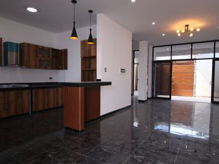 Foto 5 de LINDA CASA DE DOS PISOS CON AZOTEA EN VENTA - URB. BOULEVARD PARK PLAZA -CASTILLA-PIURA