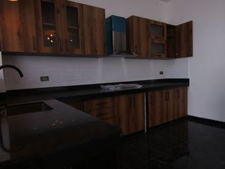 Foto 7 de LINDA CASA DE DOS PISOS CON AZOTEA EN VENTA - URB. BOULEVARD PARK PLAZA -CASTILLA-PIURA