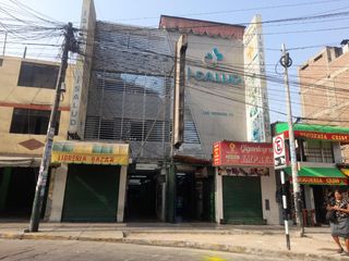 Foto 1 de Se Vende Local Comercial A Unos Pasos Del Óvalo Santa Anita