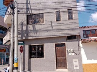 Foto 4 de EDIFICIO EN LA CEJA PUNTO ESTRATEGICO