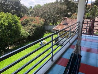 Foto 7 de VENDO CASA CON PISCINA EN URB. PRIVADA CUMBAYA (Sector Colegio Menor)
