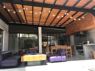 Foto 15 de VENDO CASA CON PISCINA EN URB. PRIVADA CUMBAYA (Sector Colegio Menor)