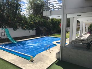 Foto 6 de VENDO CASA CON PISCINA EN URB. PRIVADA CUMBAYA (Sector Colegio Menor)