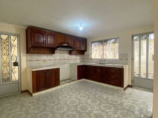 Casa de Venta, Sector Av. Conquistadores, Cuenca.
