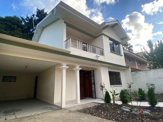 Casa de Venta, Sector Av. Conquistadores, Cuenca.