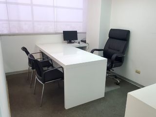 Vendo Linda y multifuncional Oficina en Centro Empresarial Benavides en Surco