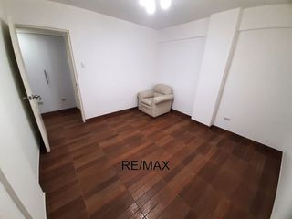 Foto 7 de Venta de Departamento en Jesús María en 4to Piso C/ascensor