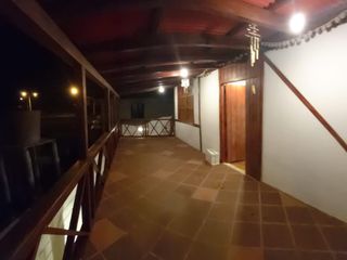 Foto 12 de ENCANTADORA CASA EN VENTA A 20 METROS DE LA PLAYA CON VISTA AL MAR EN CRUCITA