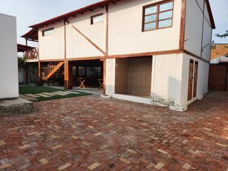 Foto 3 de ENCANTADORA CASA EN VENTA A 20 METROS DE LA PLAYA CON VISTA AL MAR EN CRUCITA
