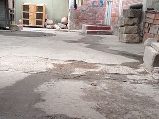 Foto 2 de SE VENDE CASA COMO TERRENO