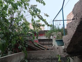 Foto 3 de SE VENDE CASA COMO TERRENO