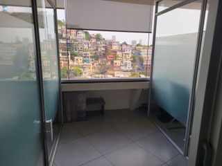 Puerto Santana, Se renta linda oficina de 80 mts2