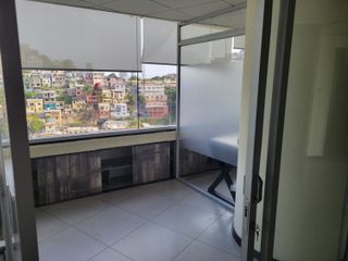 Puerto Santana, Se renta linda oficina de 80 mts2