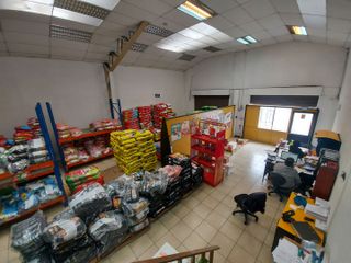 Bodega comercial amplia de venta en Cuenca sector feria libre precio de oportunidad