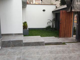 Foto 2 de BONITO DEPARTAMENTO TRIPLEX EN PRIMER PISO - 232 M2 - SANTIAGO DE SURCO