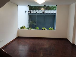 Foto 5 de BONITO DEPARTAMENTO TRIPLEX EN PRIMER PISO - 232 M2 - SANTIAGO DE SURCO