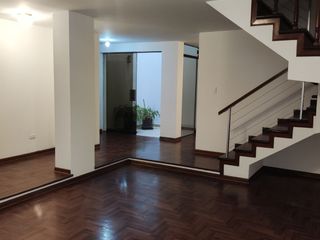 Foto 6 de BONITO DEPARTAMENTO TRIPLEX EN PRIMER PISO - 232 M2 - SANTIAGO DE SURCO
