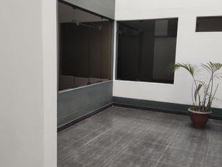 Foto 32 de BONITO DEPARTAMENTO TRIPLEX EN PRIMER PISO - 232 M2 - SANTIAGO DE SURCO