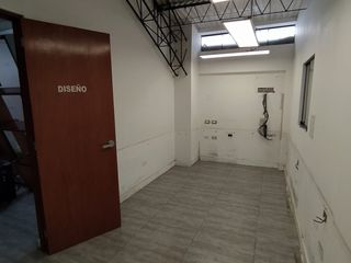 Foto 8 de Se vende Local Industrial en Luis Carranza – Cercado de Lima 🏬