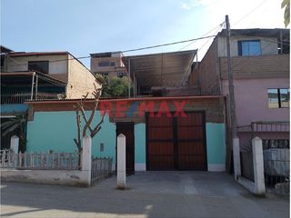 Se Vende Casa De 2 Pisos En Villa Maria Del Triunfo Tablada De Lurin
