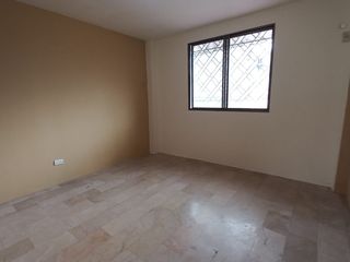 Foto 2 de VENTA DE LINDA Y ACOGEDORA  CASA DE 2 PISOS EN URBANIZACION SAN FELIPE NORTE DE GUAYAQUIL