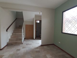 Foto 10 de VENTA DE LINDA Y ACOGEDORA  CASA DE 2 PISOS EN URBANIZACION SAN FELIPE NORTE DE GUAYAQUIL